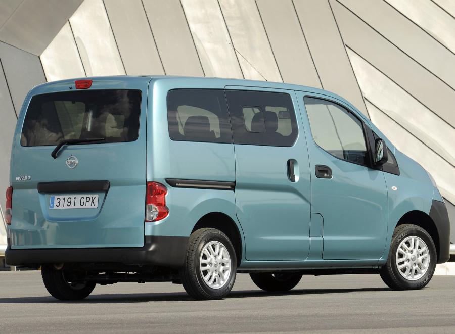  Nissan NV200 2009 года  (фото 25 из 108)